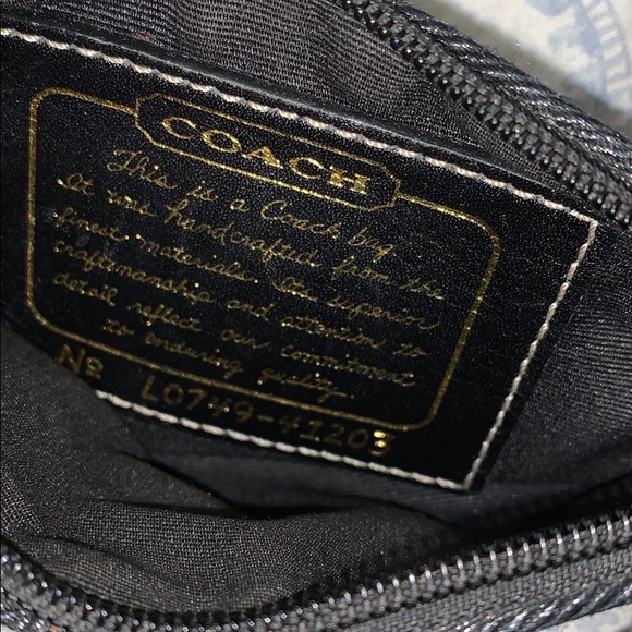 Coach wristlet “ almost new” - Picture 3 of 4